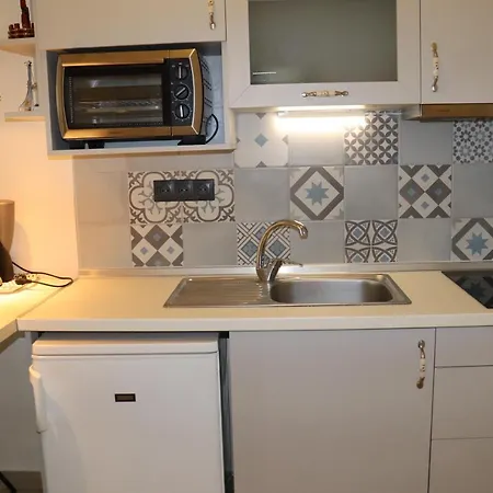 Apartment Seafront Studio *